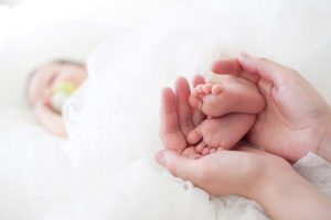 NÊN CHUYỂN PHÔI ĐÔNG LẠNH HAY CHUYỂN PHÔI TƯƠI KHI LÀM IVF?
